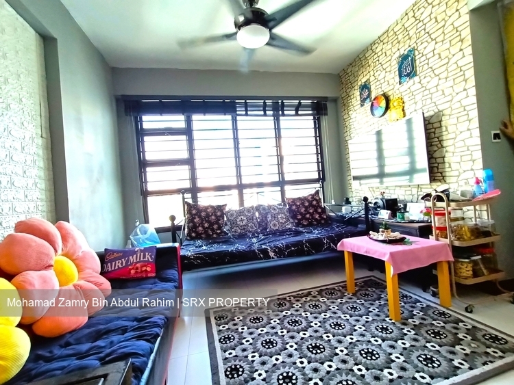 Yishun Street 31 thumbnail photo